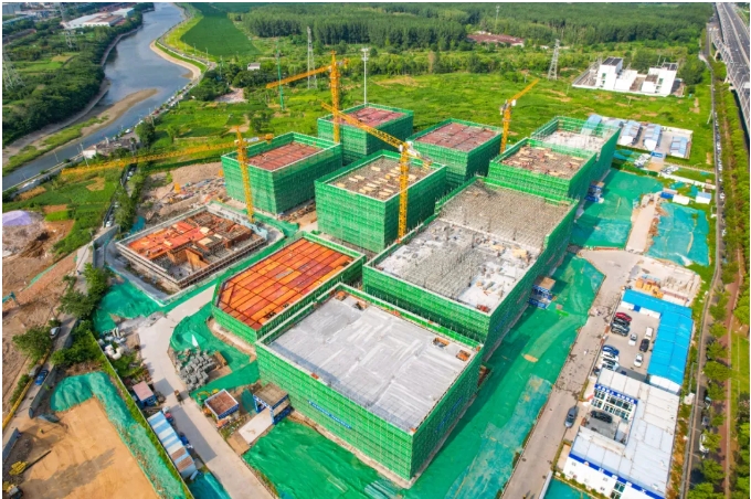 浦仪公路旁，竖起产业新地标